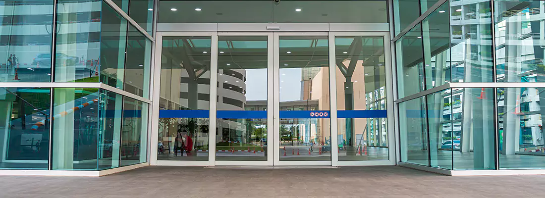 Automatic Glass Door Lock in Town 'n' Country, FL