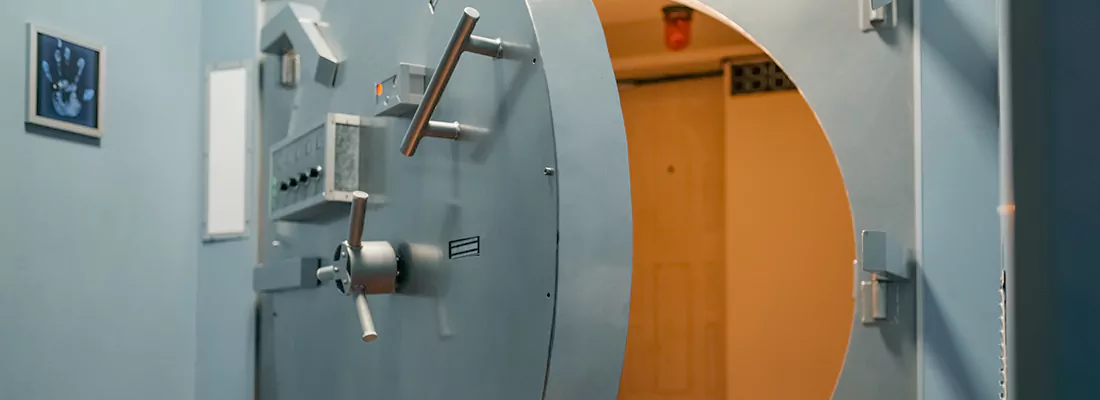 Vault and Safe locksmith services in Town 'n' Country, FL